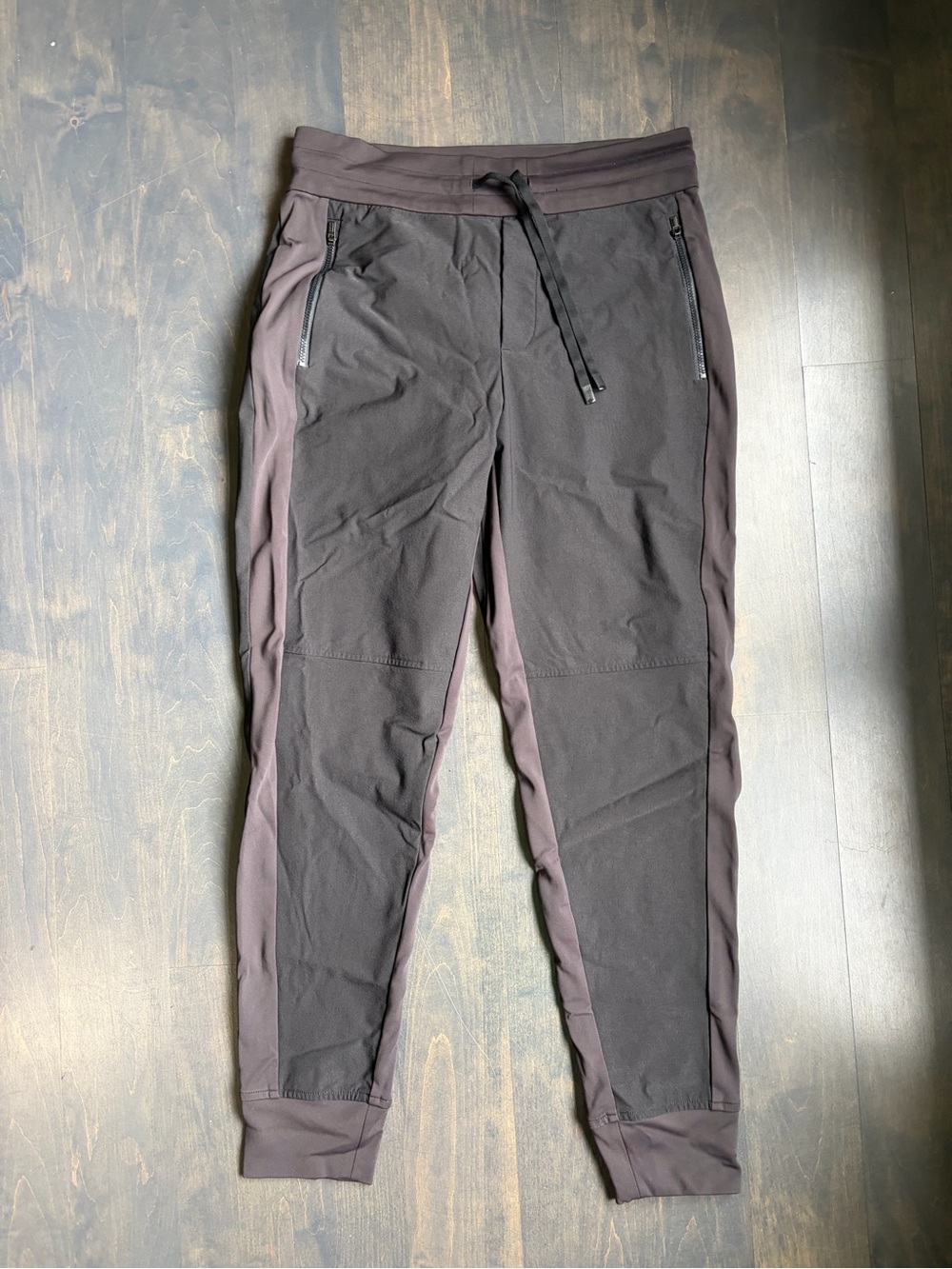 Athleta Women’s Two-Tone Black Jogger Pants Sizd 6